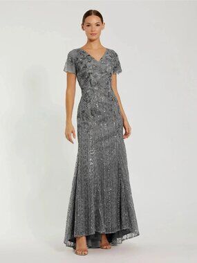 Mac Duggal Size 8 Gray Embellished V-Neck Short Sleeve Trumpet Formal Gown Dress
